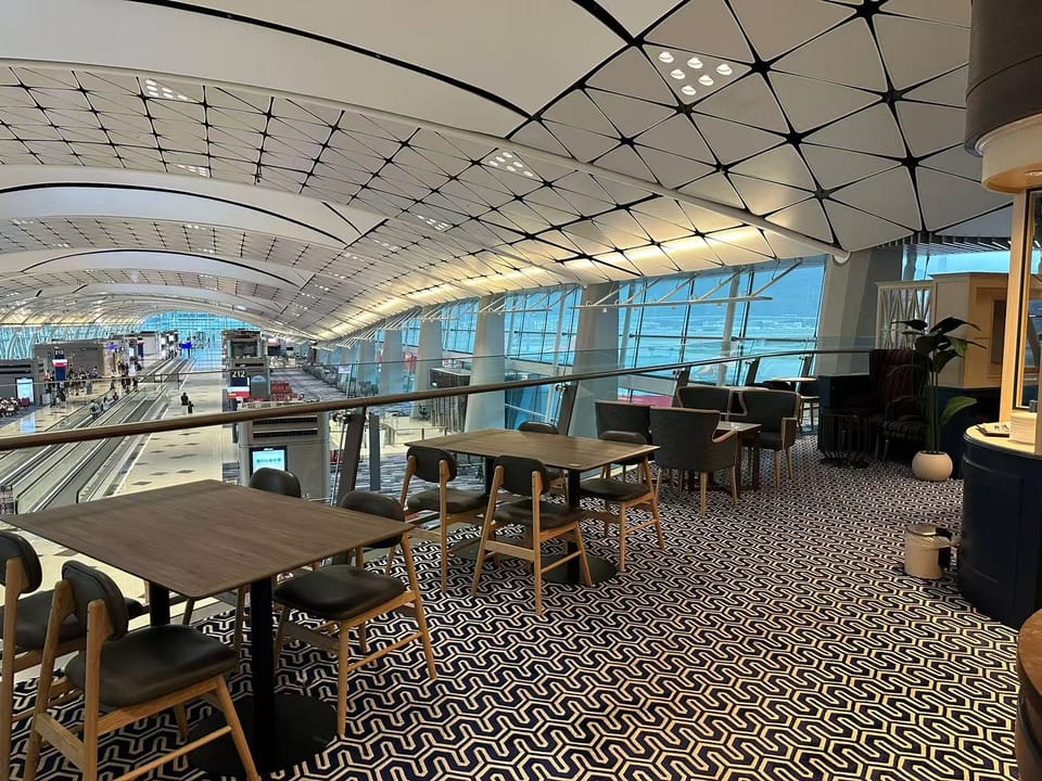 Hong Kong Airlines Lounge (Club Autus) – Hong Kong Airport (HKG), Transfer Concourse