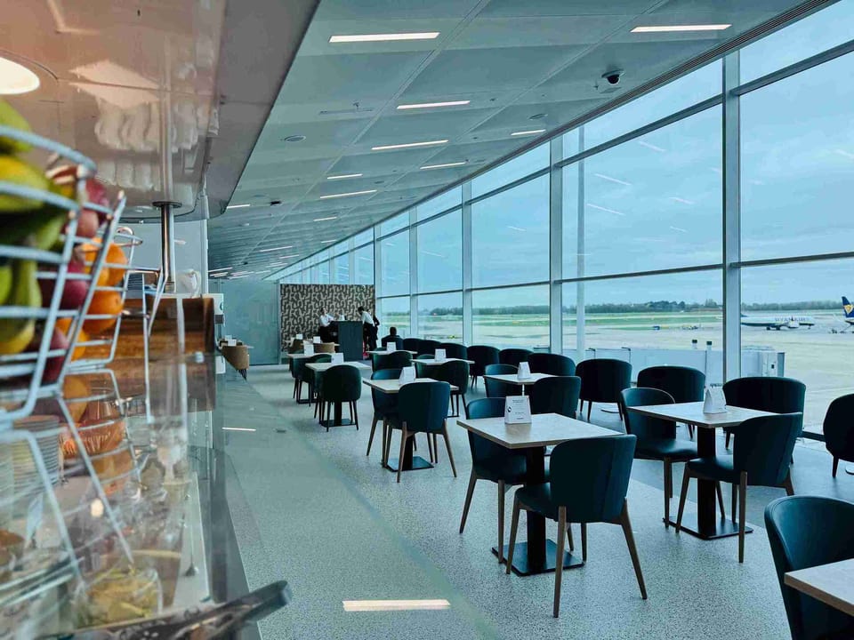 Escape Lounge – London Stansted (STN), Main Terminal – dining room