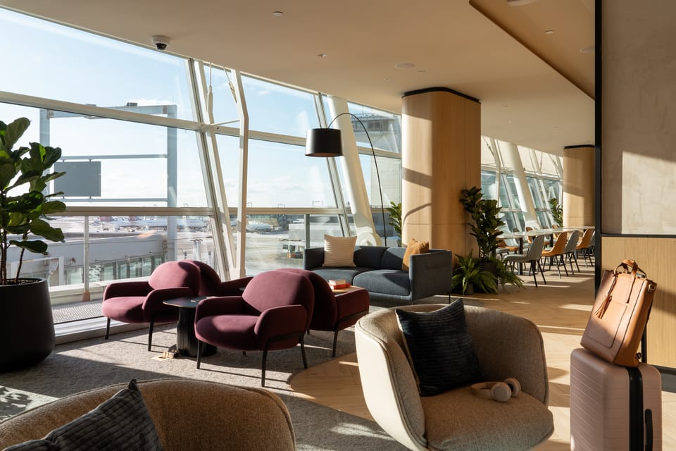 Chase Sapphire Lounge by The Club with Etihad Airways – John F. Kennedy Airport (JFK), Terminal 4 – seating area