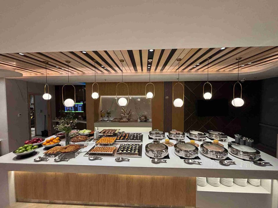 Ahlein Premium Lounge (Terminal 2) – Cairo Airport (CAI), Terminal 2 – dining room