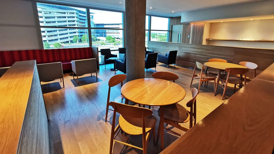 Qantas Club – Brisbane Airport (BNE) – lounge interior