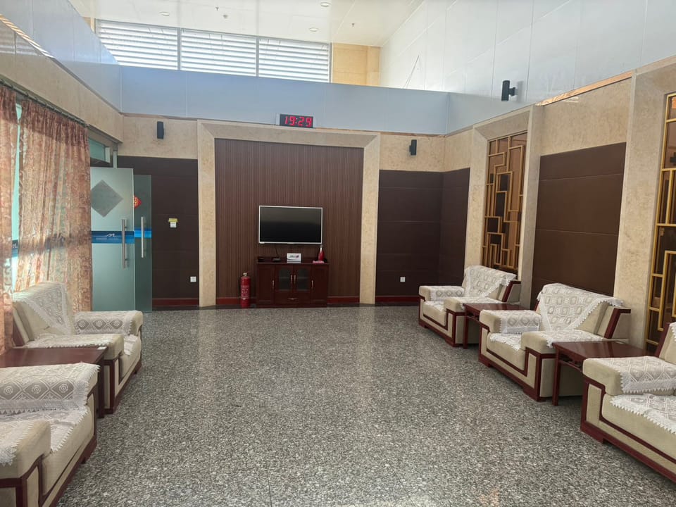 First class lounge – Bayingoleng Mongolian Autonomous Prefecture Airport (IQM), Main Terminal – seating area