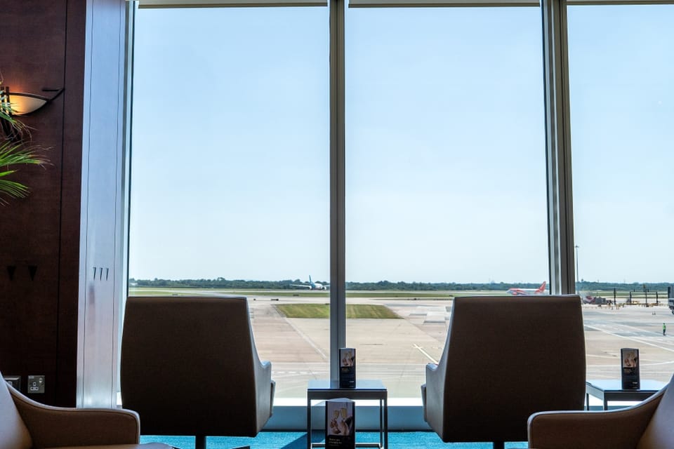 Escape Lounge – Manchester Airport (MAN), Terminal 3 – lounge interior