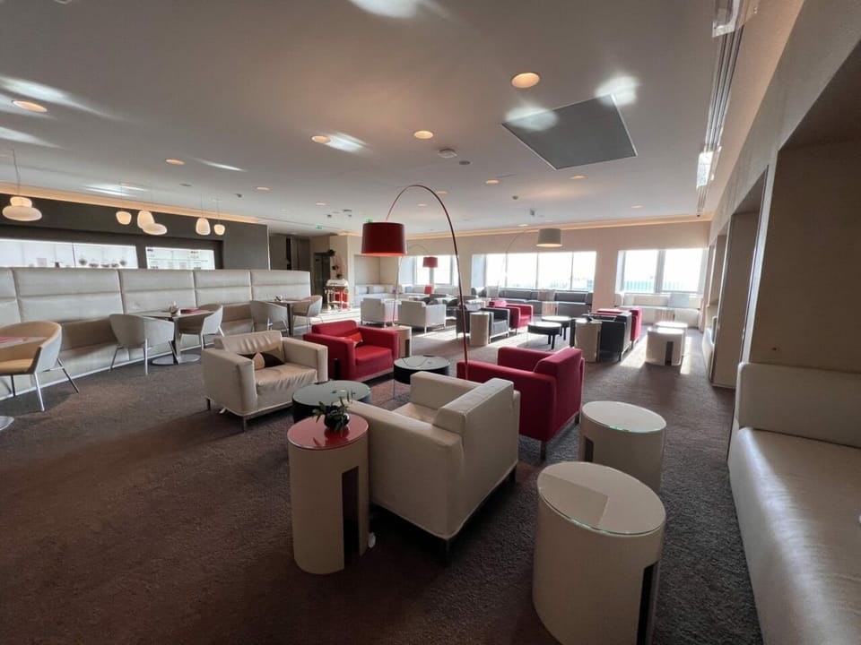 Air France La Premiere Lounge – Paris Charles de Gaulle Airport (CDG) – lounge interior