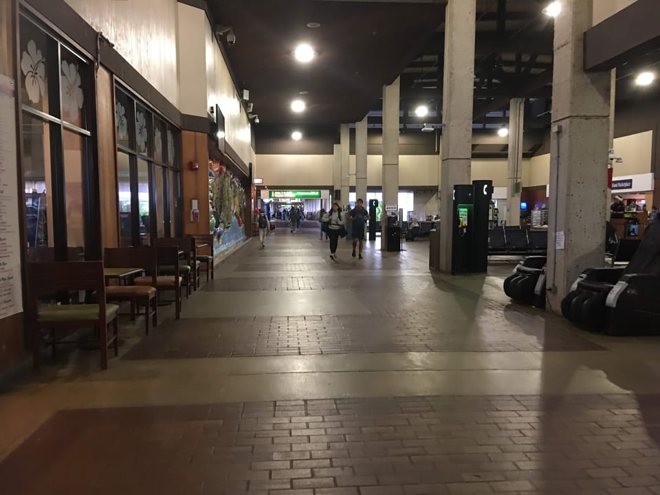 Hawaiian Airlines Premier Club – Airport (LIH) (LIH)