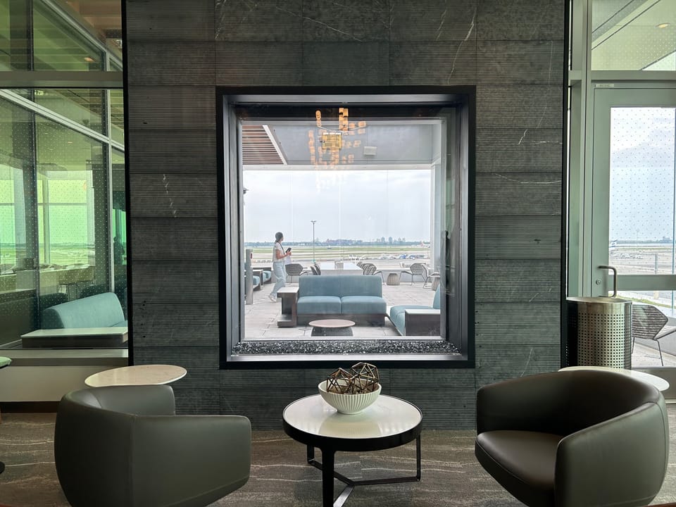Delta Sky Club (Concourse A) – John F. Kennedy Airport (JFK), Terminal 4 – seating area