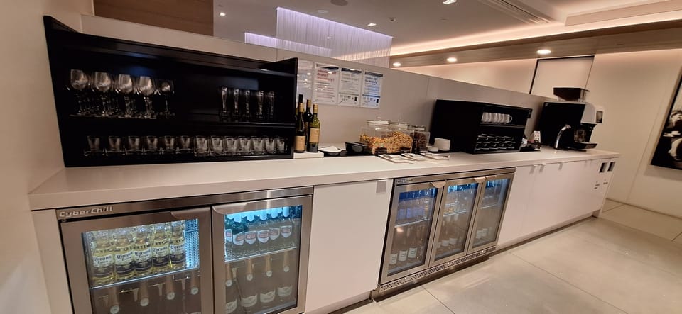Air New Zealand Intl. Lounge – Melbourne Airport (MEL), Terminal 2 – bar
