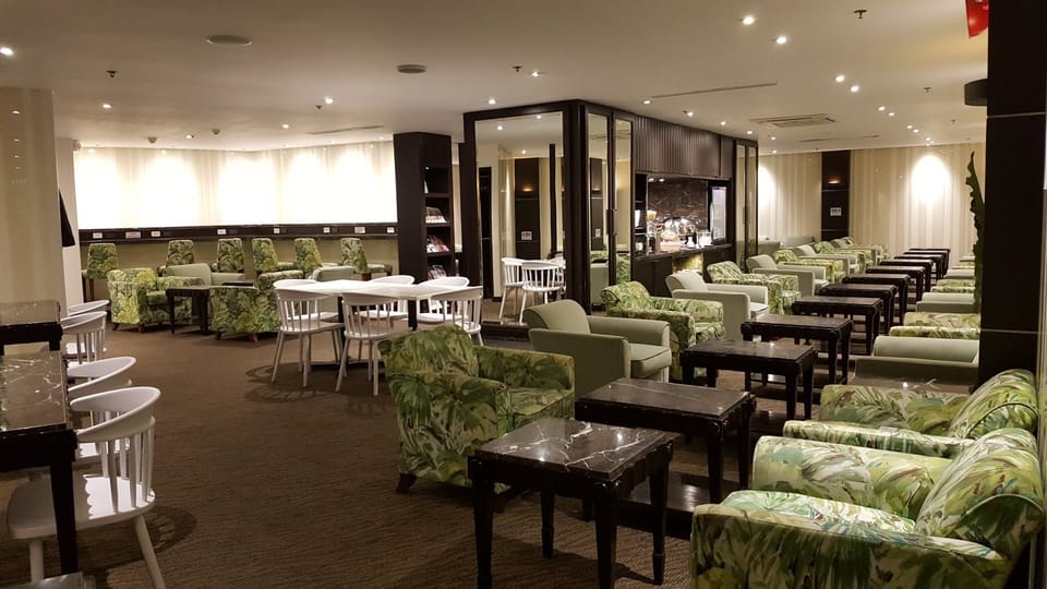 Club Manila Lounge – Manila Ninoy Aquino Airport (MNL) – lounge interior