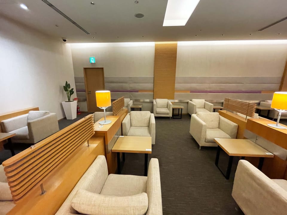 China Airlines Lounge – Tokyo Narita Airport (NRT) – seating area
