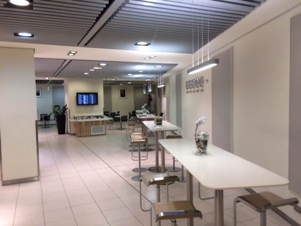 Lufthansa Business Lounge – Paris Charles de Gaulle Airport (CDG)