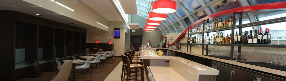 Wingtips Lounge – St. Louis Lambert Airport (STL)