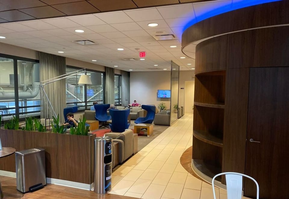 KLM Crown Lounge – Houston George Bush Intercontinental Airport (IAH), Terminal D