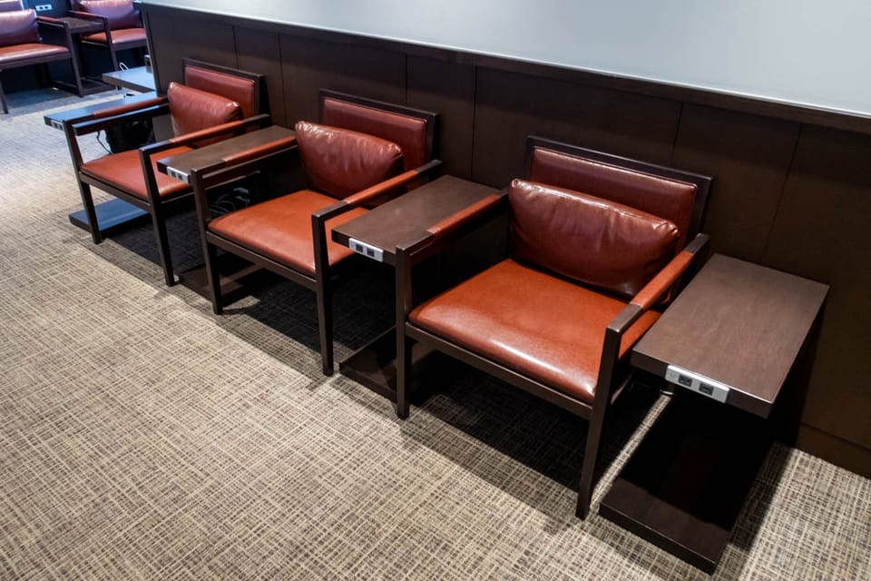 JAL Diamond Premier Lounge Hnd South – Tokyo Haneda Airport (HND) – seating area