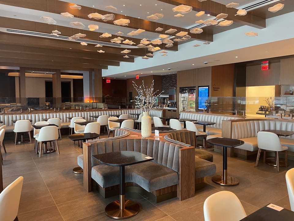Soho Lounge – John F. Kennedy Airport (JFK), Terminal 8 – seating area