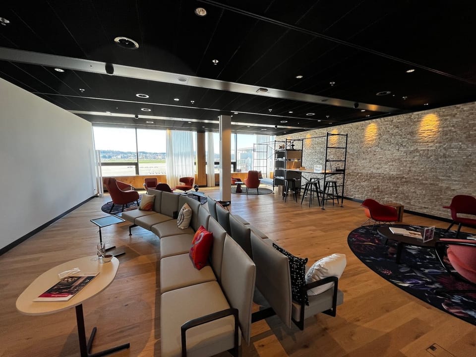 Swiss Lounge Zrh D Non – Zurich Airport (ZRH) – lounge interior