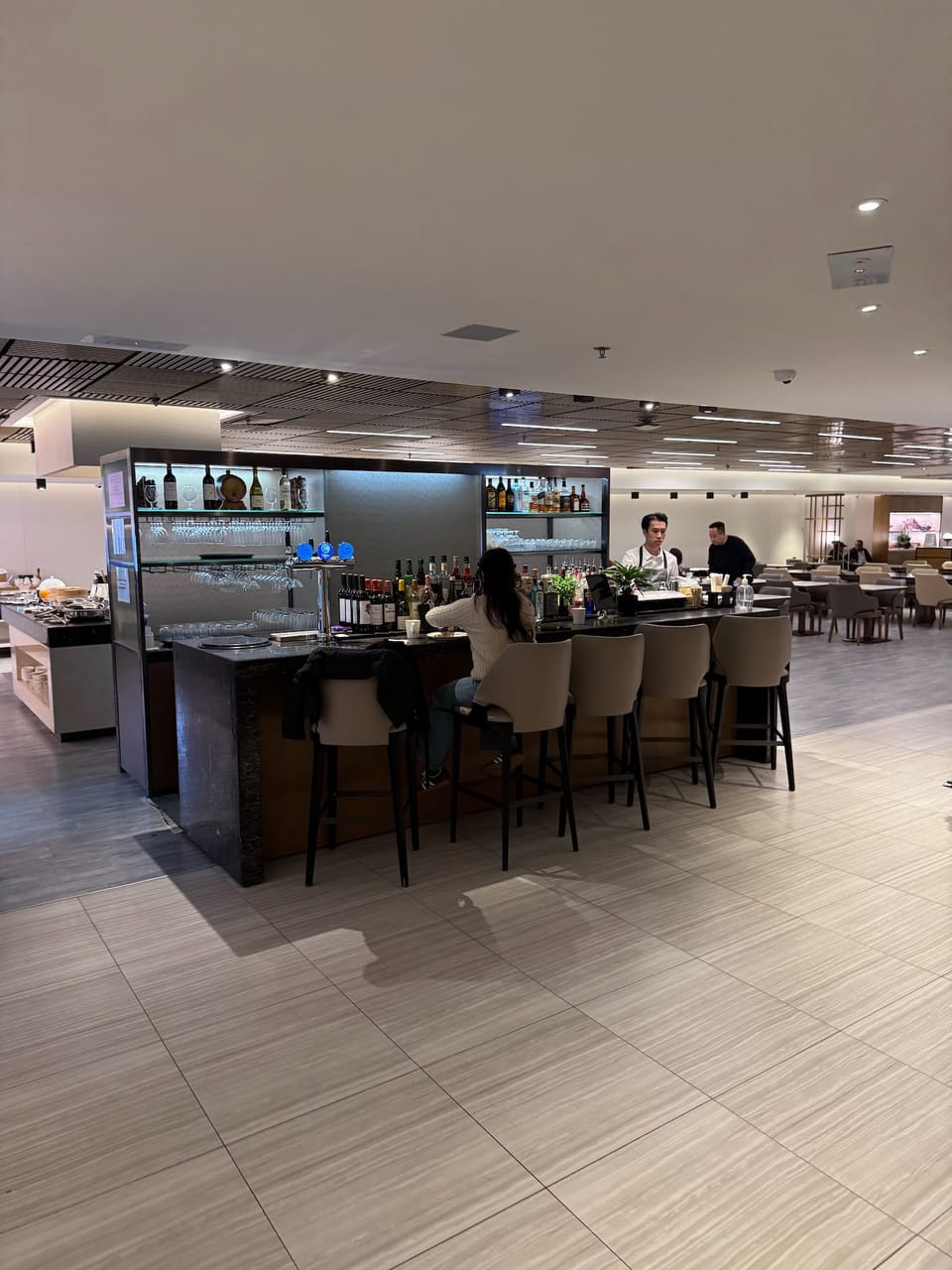 SilverKris Lounge – Hong Kong Airport (HKG), Terminal 1