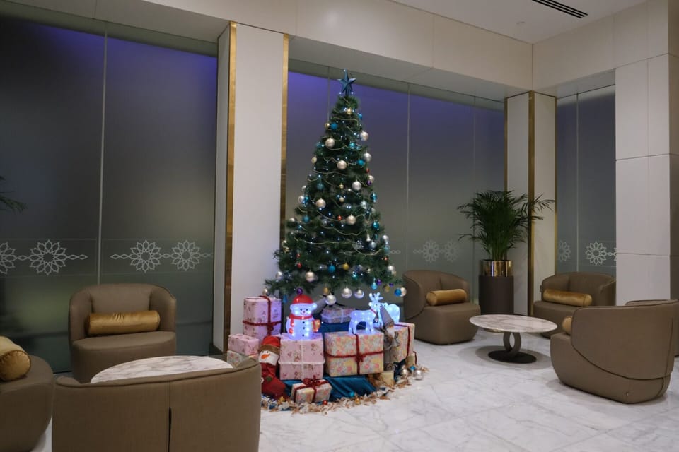Oman Air Business Class – Muscat Airport (MCT), Main Terminal