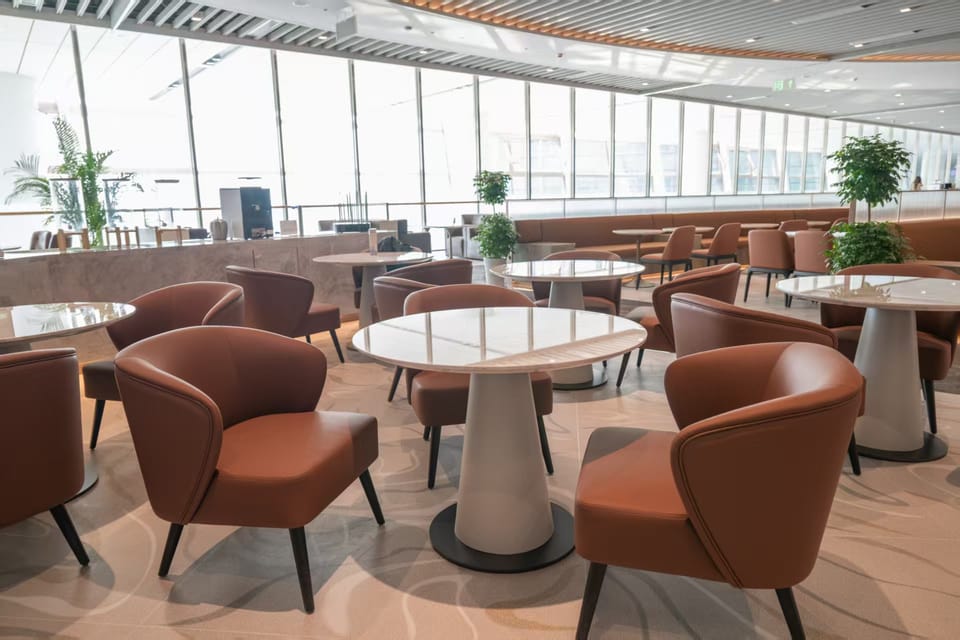 V39 China Eastern Airlines First Class Lounge – Xi'an Xianyang Airport (XIY), Terminal 3 – seating area