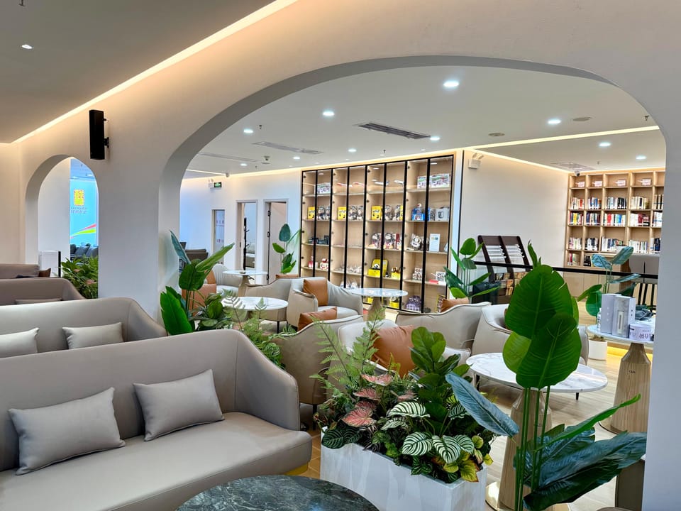 Lucky Air VIP Lounge – Kunming Changshui Airport (KMG), Main Terminal