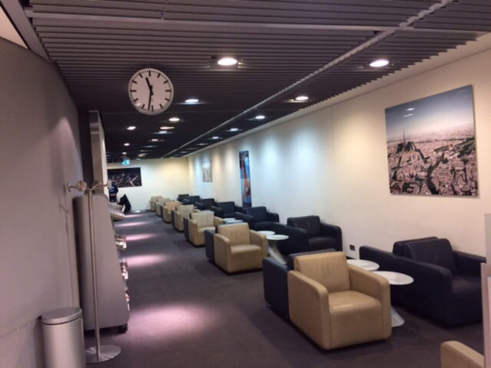 Lufthansa Business Lounge – Paris Charles de Gaulle Airport (CDG)