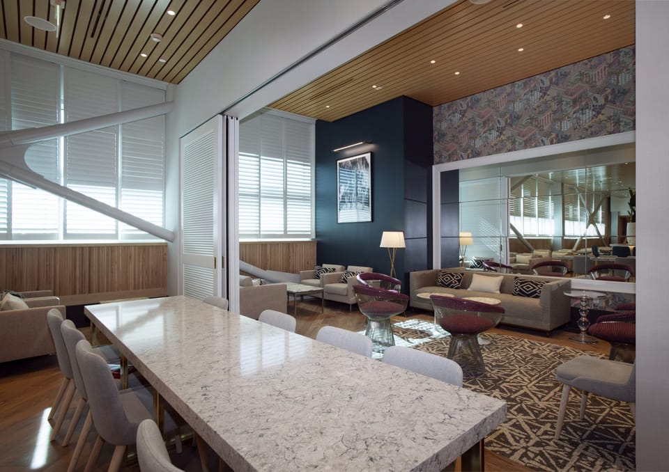 Primeclass Lounge – Bermuda Airport (BDA), International Terminal – lounge interior
