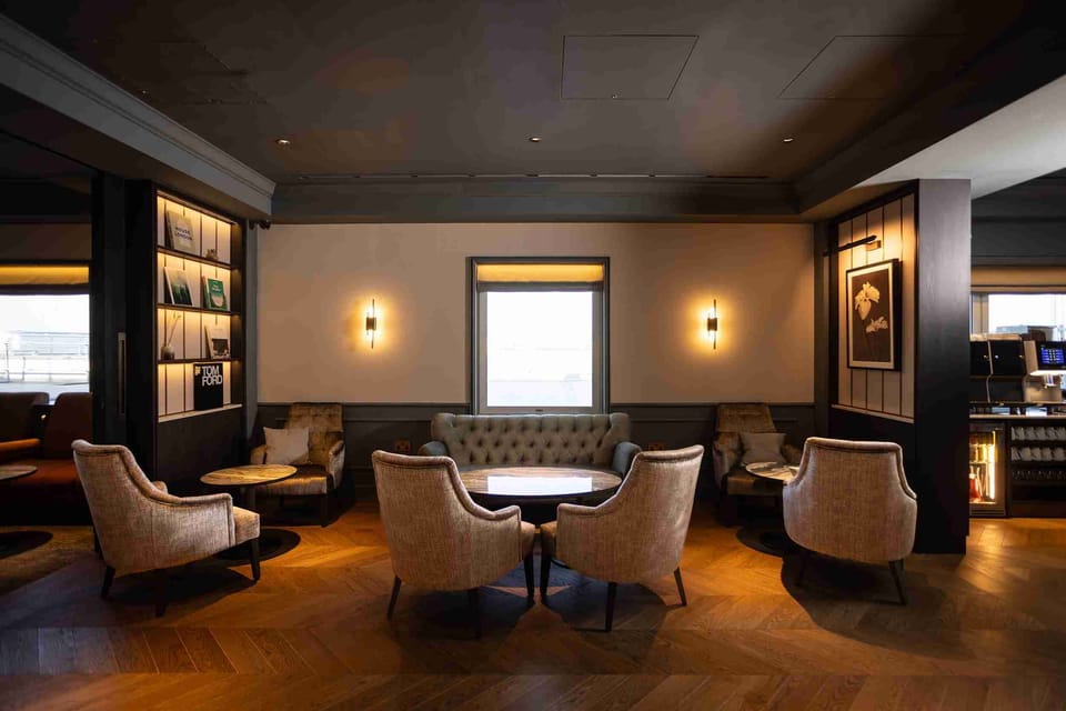 Clubrooms – Heathrow Airport (LHR), Terminal 3 – seating area