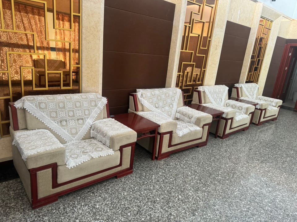 First class lounge – Bayingoleng Mongolian Autonomous Prefecture Airport (IQM), Main Terminal – seating area