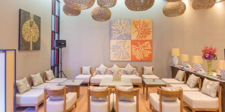 The Coral Executive Lounge – Chiang Mai Airport (CNX), International Terminal
