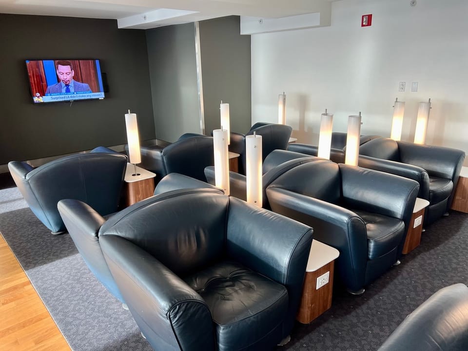 Lufthansa Senator Lounge – John F. Kennedy Airport (JFK), Terminal 1 – seating area