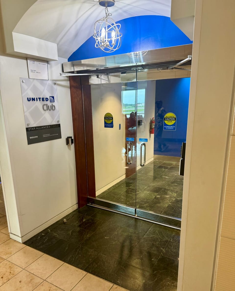 United Club – Orlando Airport (MCO), Concourse B
