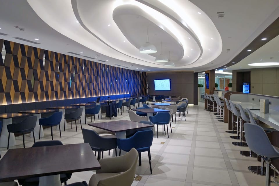 St. Petersburg Lounge – Moscow Sheremetyevo Airport (SVO) – dining area