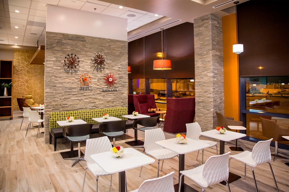 Escape Lounge – Reno-Tahoe Airport (RNO), Main Terminal