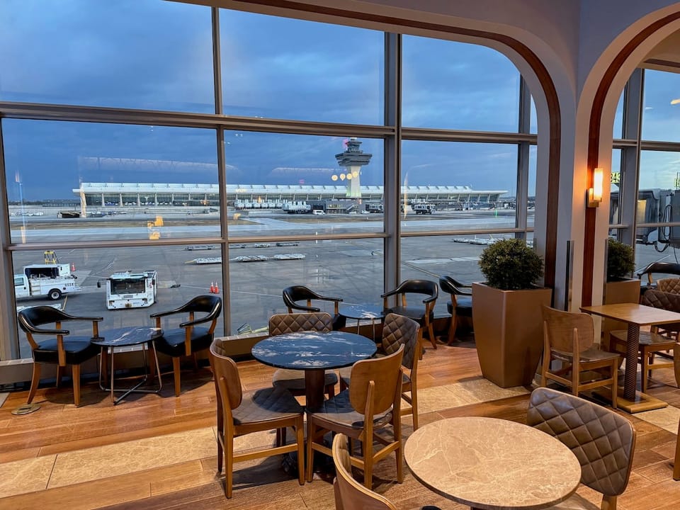 Turkish Airlines Lounge – Washington Dulles Airport (IAD), Main Terminal-Concourse B – lounge interior