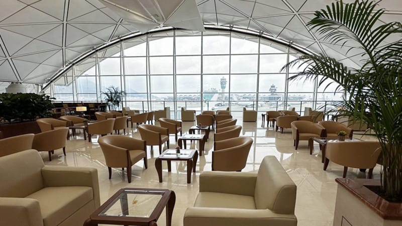 The Emirates Lounge – Hong Kong Airport (HKG)