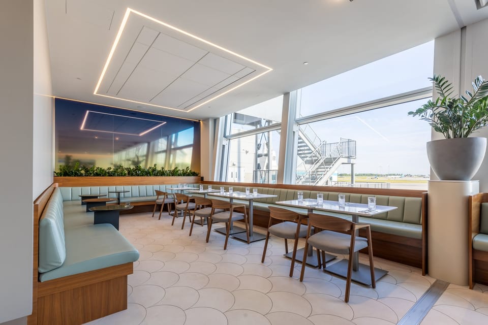 Aspire Lounge – Montreal Trudeau Airport (YUL), Main Terminal