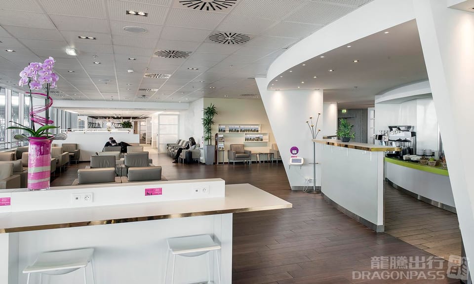 The Infinity Lounge – Nice Airport (NCE), Terminal 2 – lounge interior