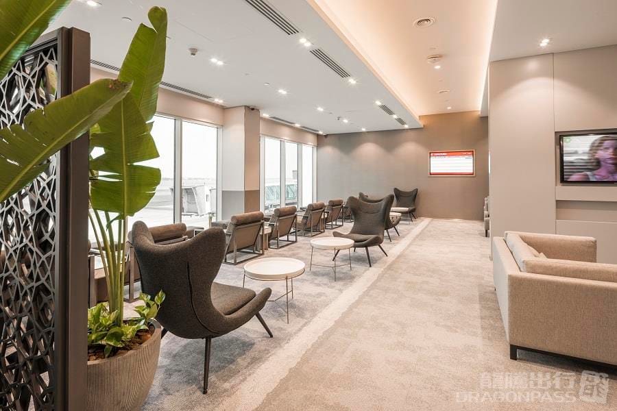 The Lounge – Sharjah Airport (SHJ), Terminal 1 – seating area