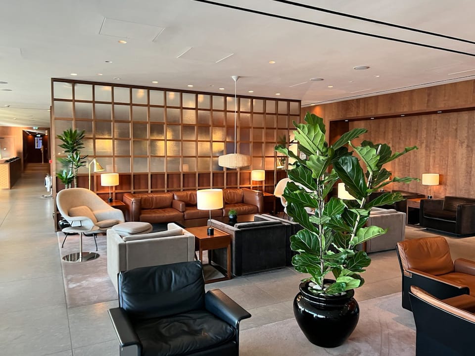 Cathay Pacific Business Class Lounge – Heathrow Airport (LHR), Terminal 3 – seating area