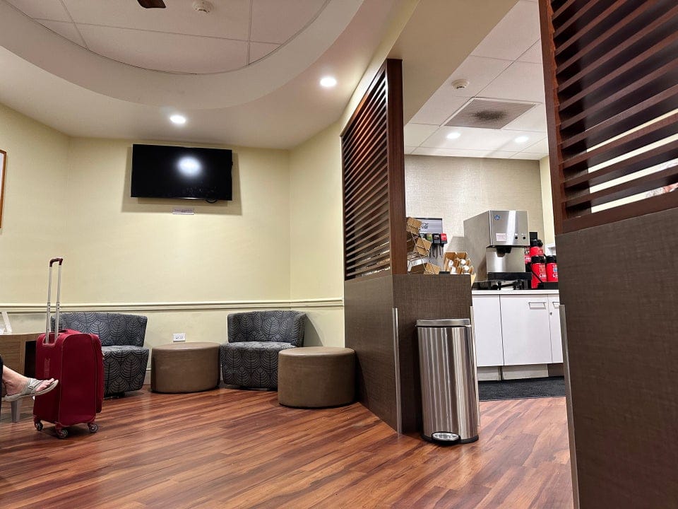 Hawaiian Airlines Premier Club – Airport (LIH) (LIH)
