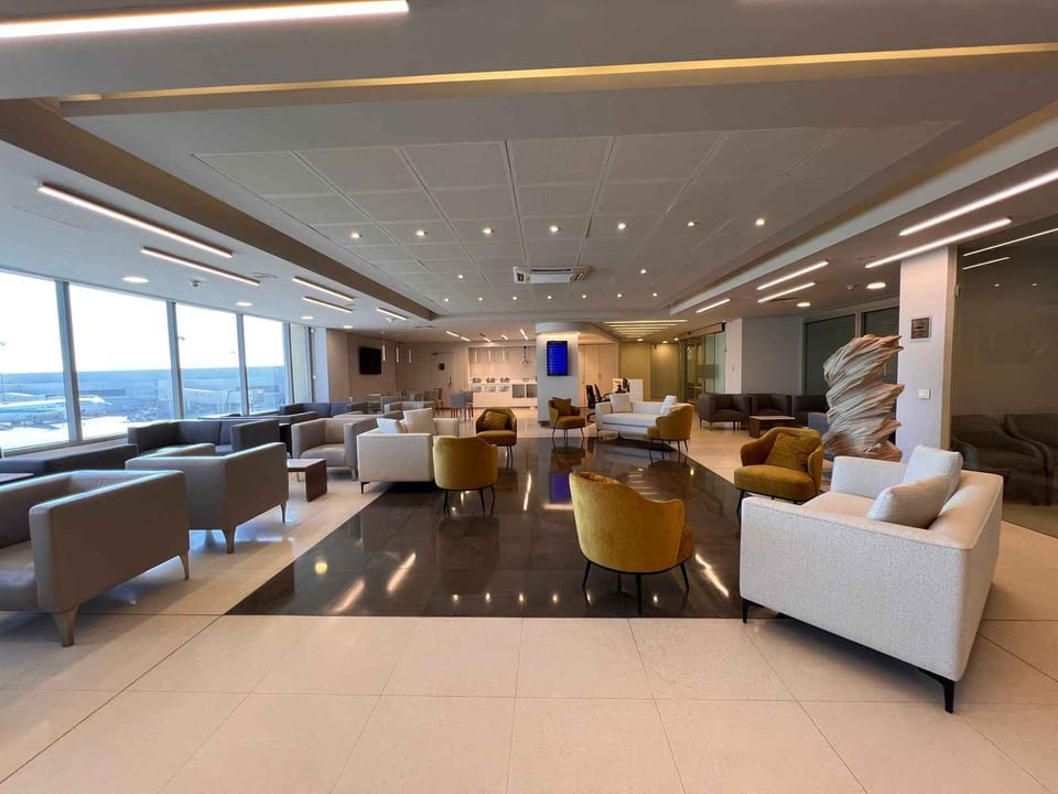 Ahlein Comfy Lounge – Beirut Airport (BEY), Main Terminal