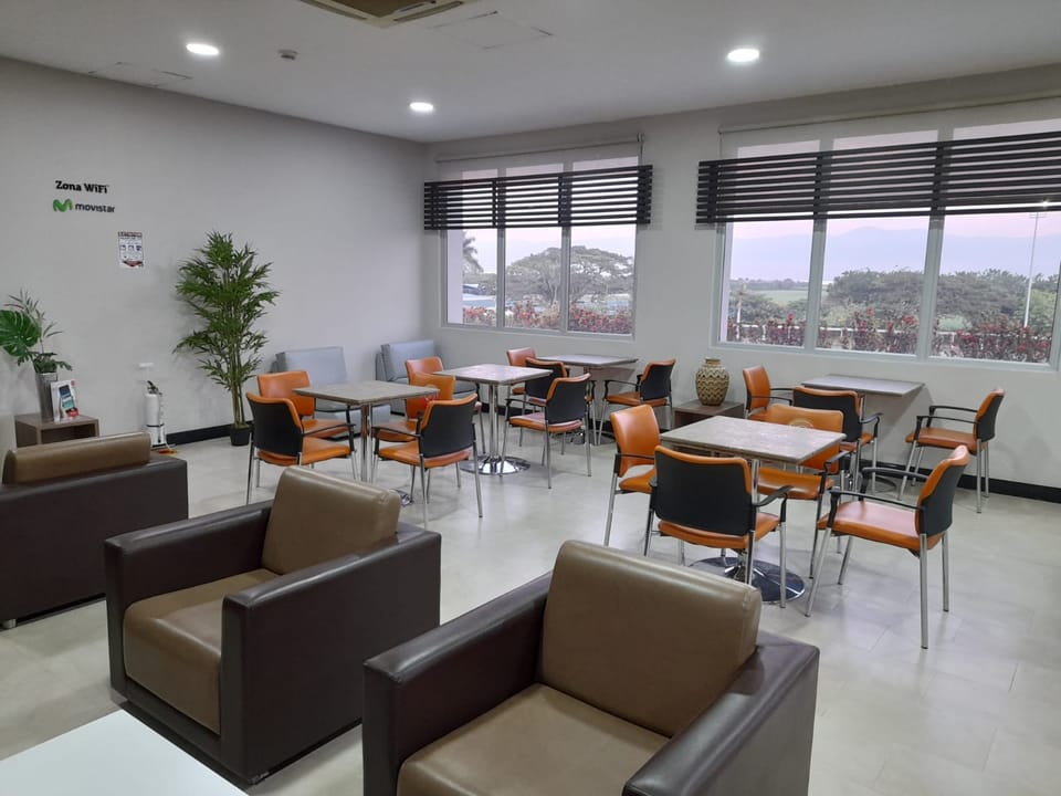 Avianca VIP Lounge – Cali Airport (CLO), Domestic Terminal – seating area