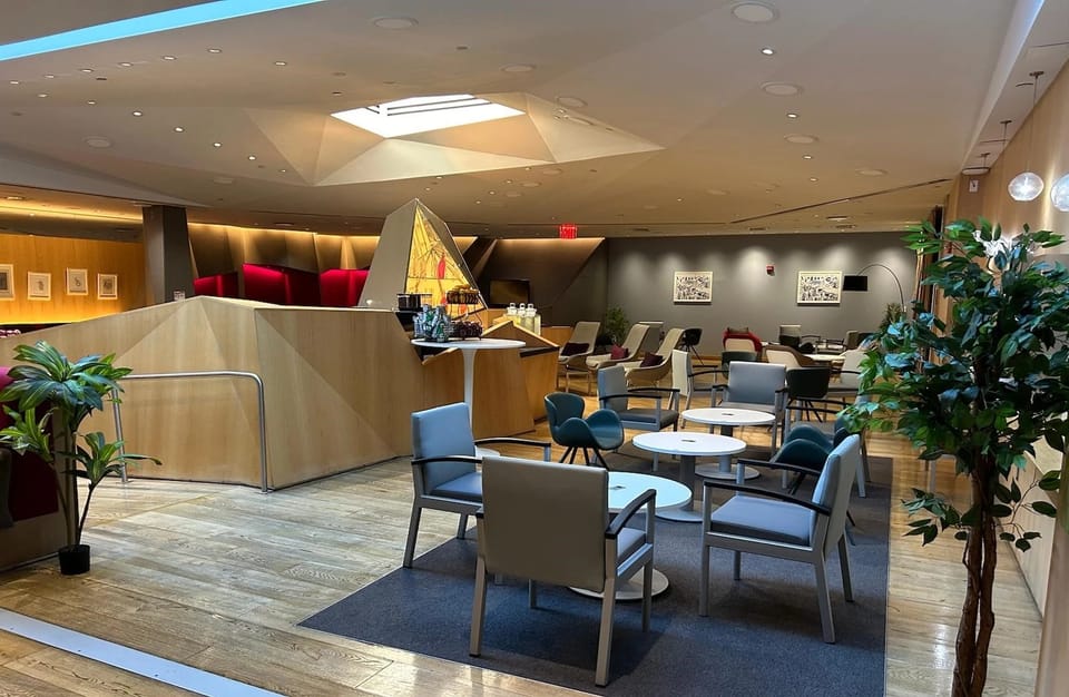 La Compagnie Lounge&Co – Newark Liberty Airport (EWR) – seating area