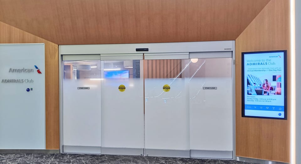American Airlines Admirals Club – LaGuardia Airport (LGA), Terminal B