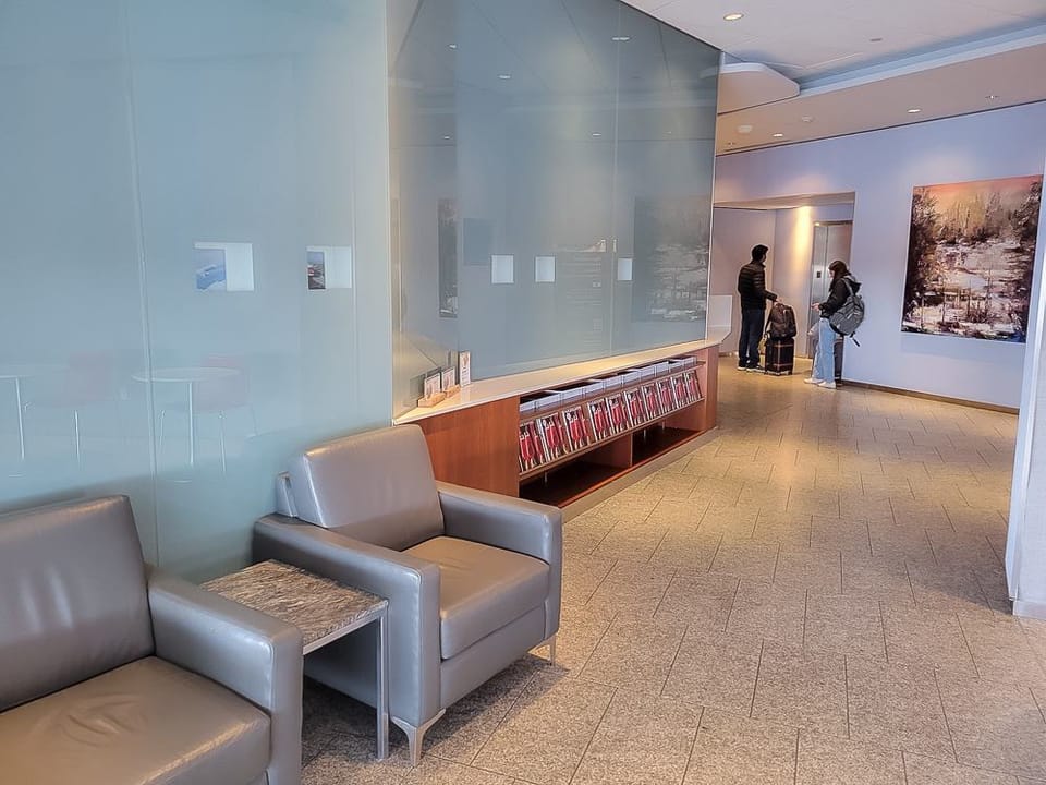 Air Canada Maple Leaf Lounge – Ottawa Airport (YOW)