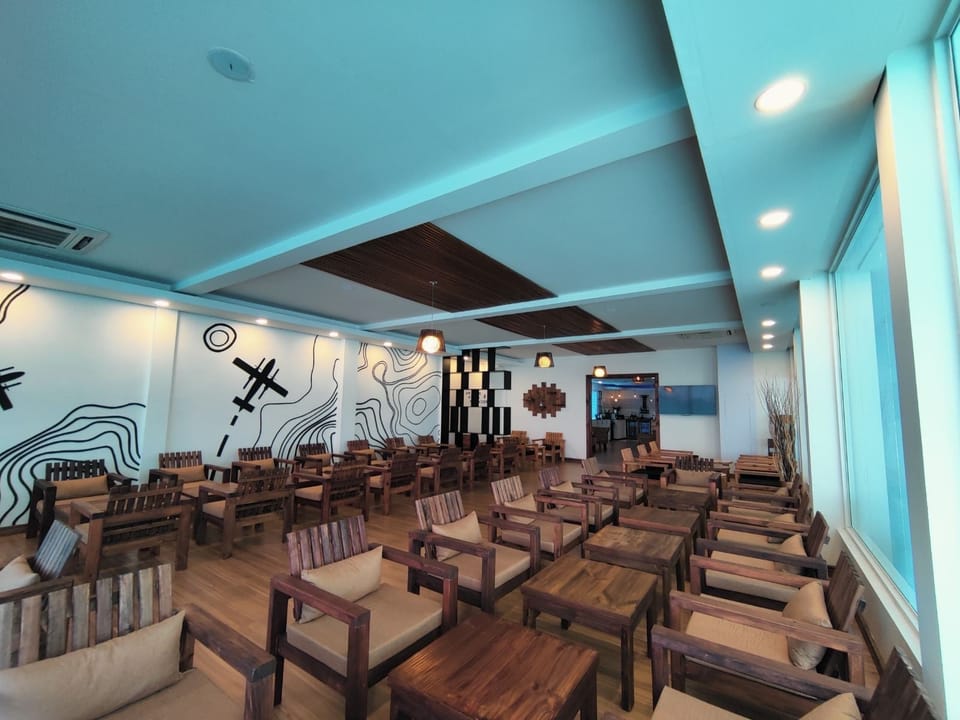 Huvandhumaa Lounge – Malé Airport (MLE), Seaplane Terminal