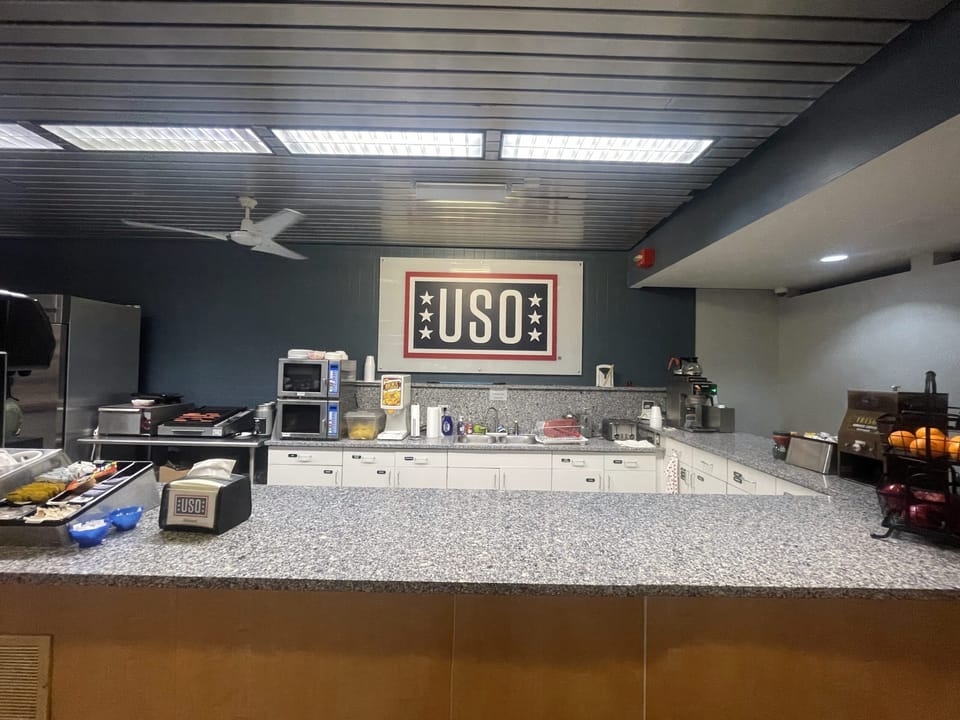 USO Center – St. Louis Lambert Airport (STL) – dining area
