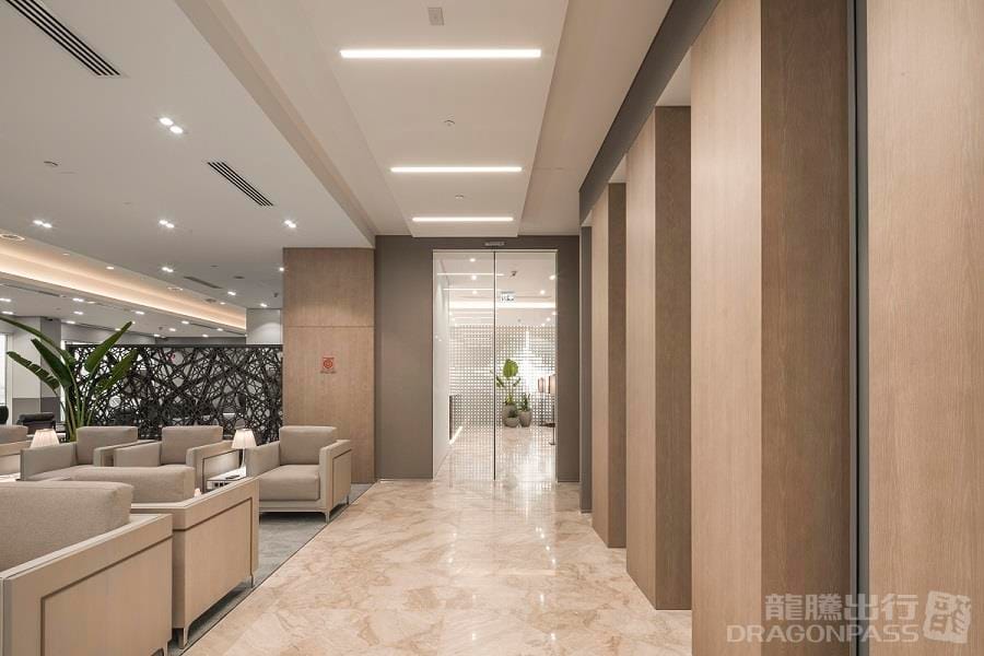The Lounge – Sharjah Airport (SHJ), Terminal 1 – lounge interior