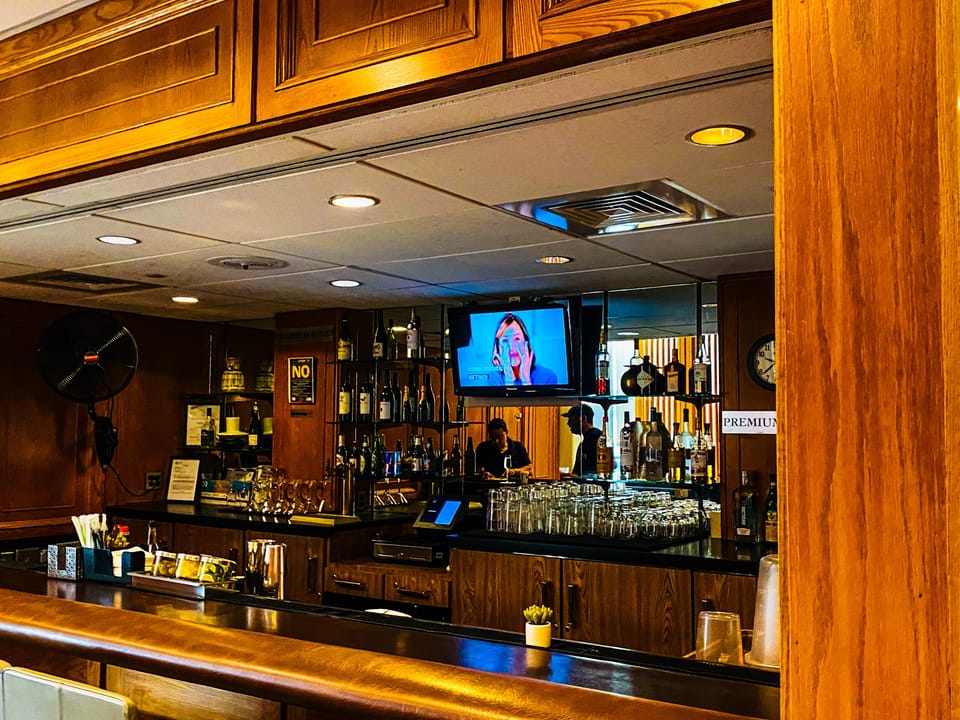 United Club – Philadelphia Airport (PHL), Terminal C/D Connector