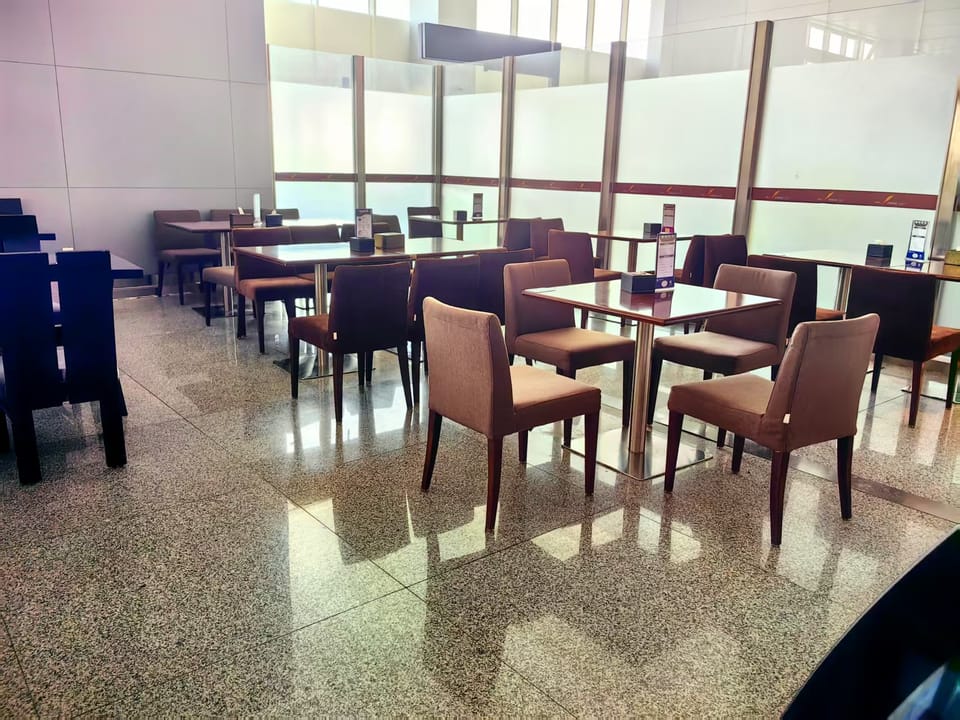 Light Meal and Coffee Lounge Area (Main Terminal Domestic) – Dandong Langtou Airport (DDG), Main Terminal – dining room