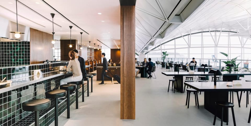 Cathay Pacific Lounge The Deck – Hong Kong Airport (HKG)